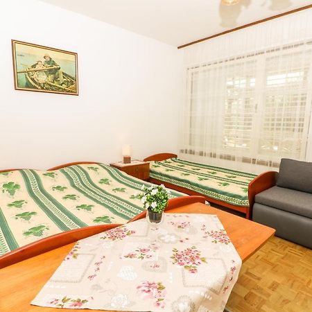 Apartments Magasic With Terrace Baška Exteriör bild