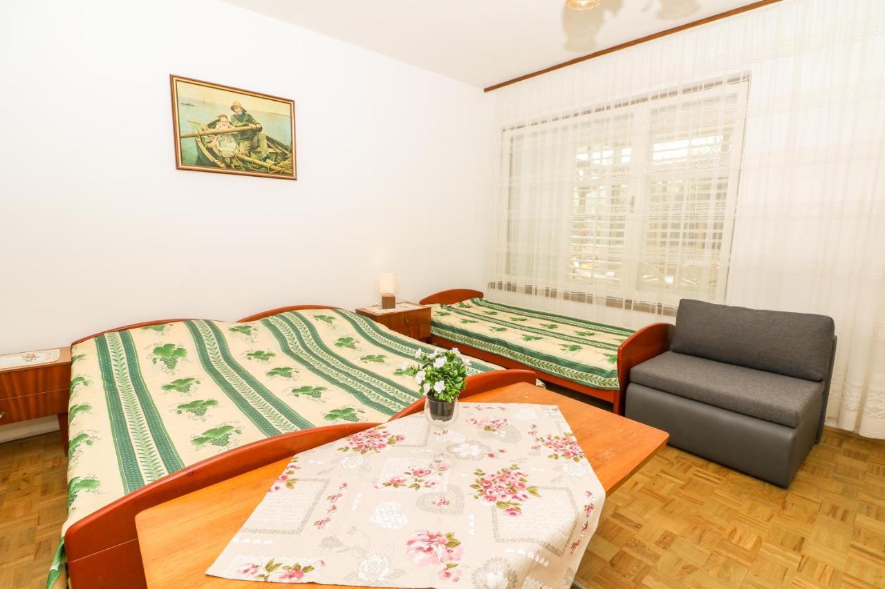 Apartments Magasic With Terrace Baška Exteriör bild