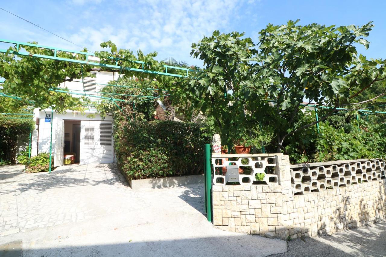 Apartments Magasic With Terrace Baška Exteriör bild