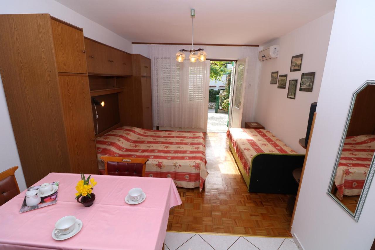 Apartments Magasic With Terrace Baška Exteriör bild